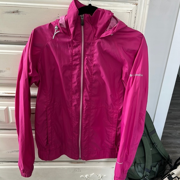 Columbia Jackets & Blazers - PINK Columbia Rain/Wind Breaker
